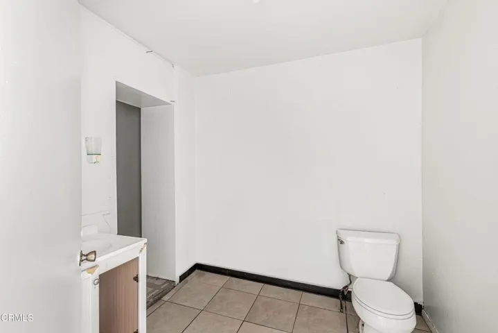 19 Remove objects in blue