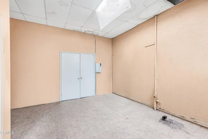 9 Remove objects in blue