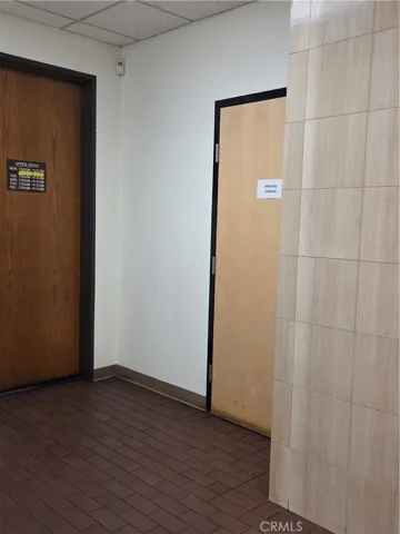 1st floor, Suite 100 Door to suite and door to garage