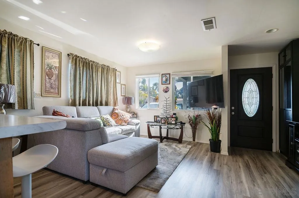4788 Auburn Dr, San Diego, California 92105 home-pic-6