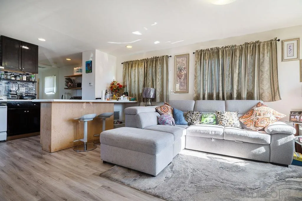 4788 Auburn Dr, San Diego, California 92105 home-pic-4