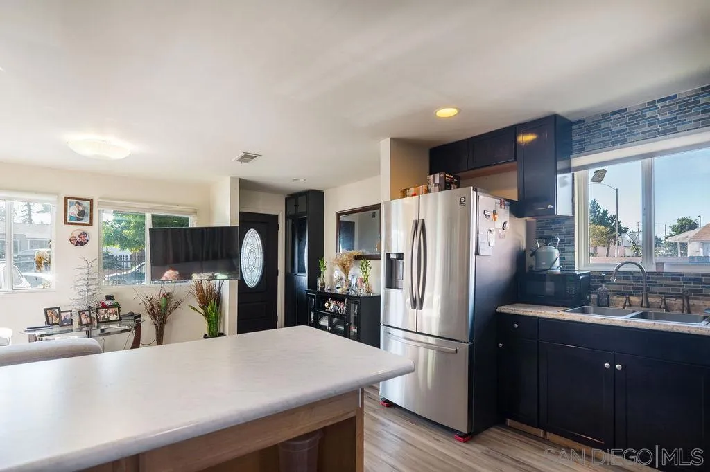 4788 Auburn Dr, San Diego, California 92105 home-pic-7