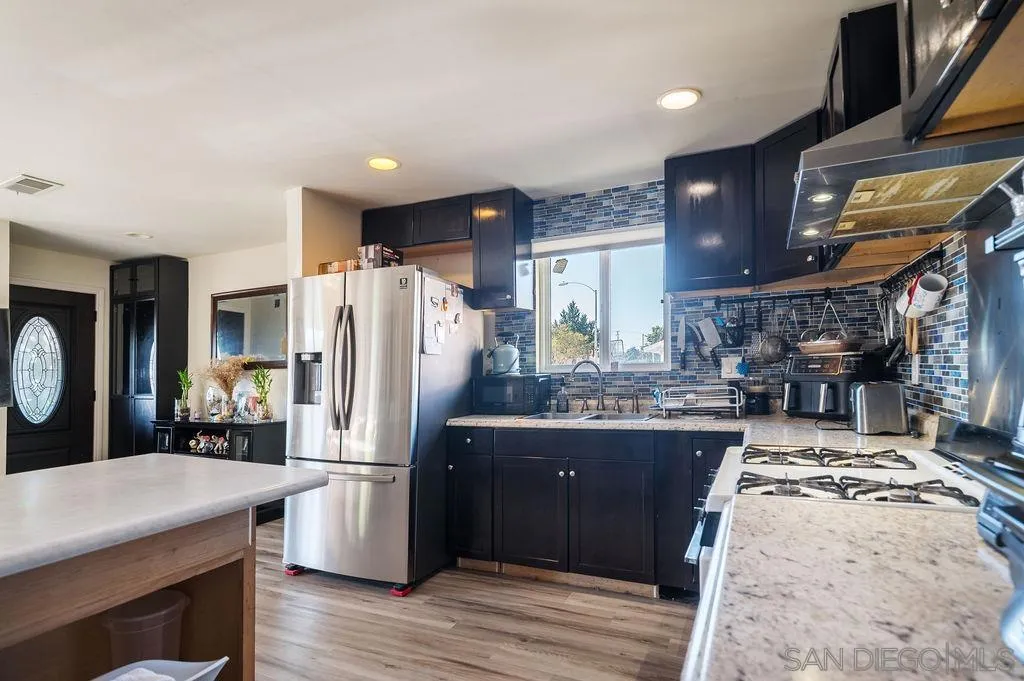 4788 Auburn Dr, San Diego, California 92105 home-pic-11