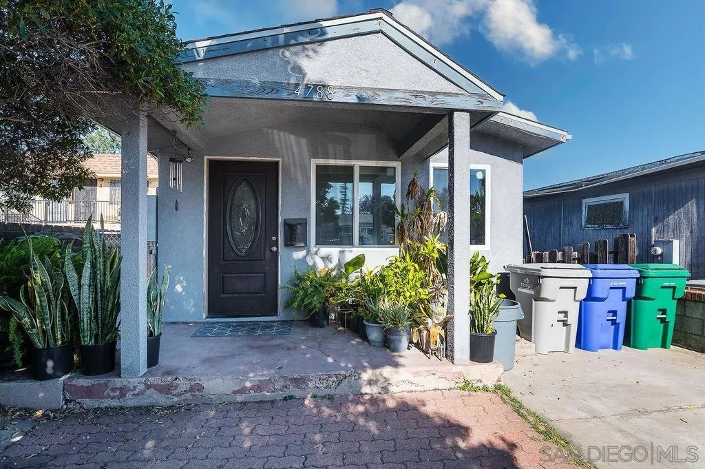 4788 Auburn Dr, San Diego, California 92105 home-pic-2