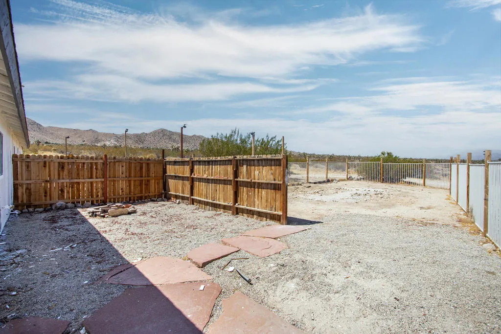 7382 Olympic Road, Joshua Tree, California 92252 home-pic-20