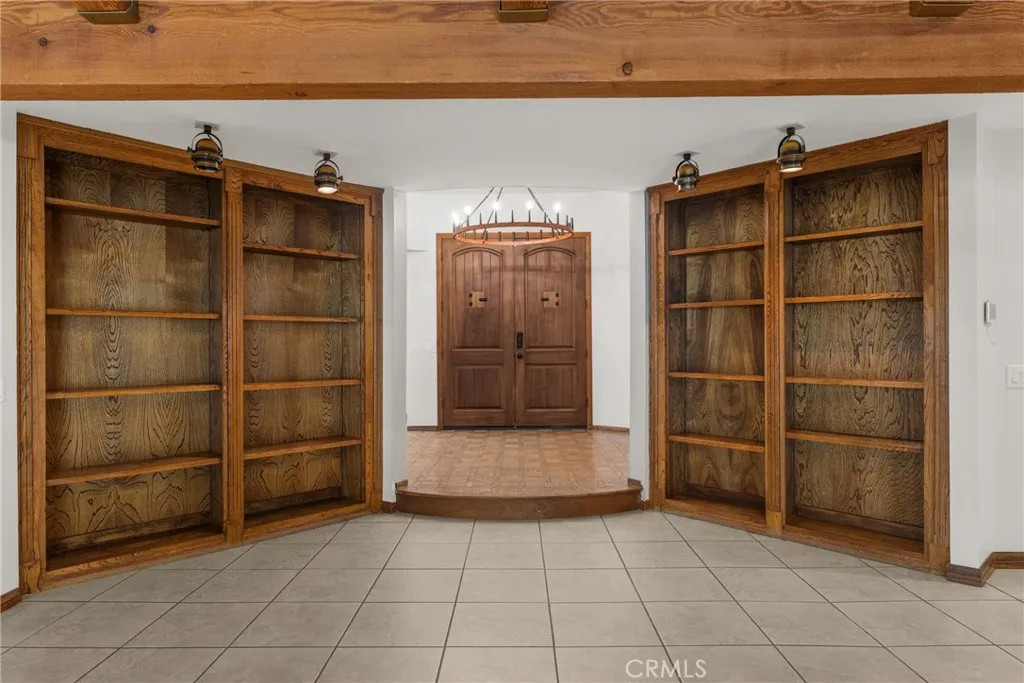3185 Sonrisa, Corona, California 92881 home-pic-9