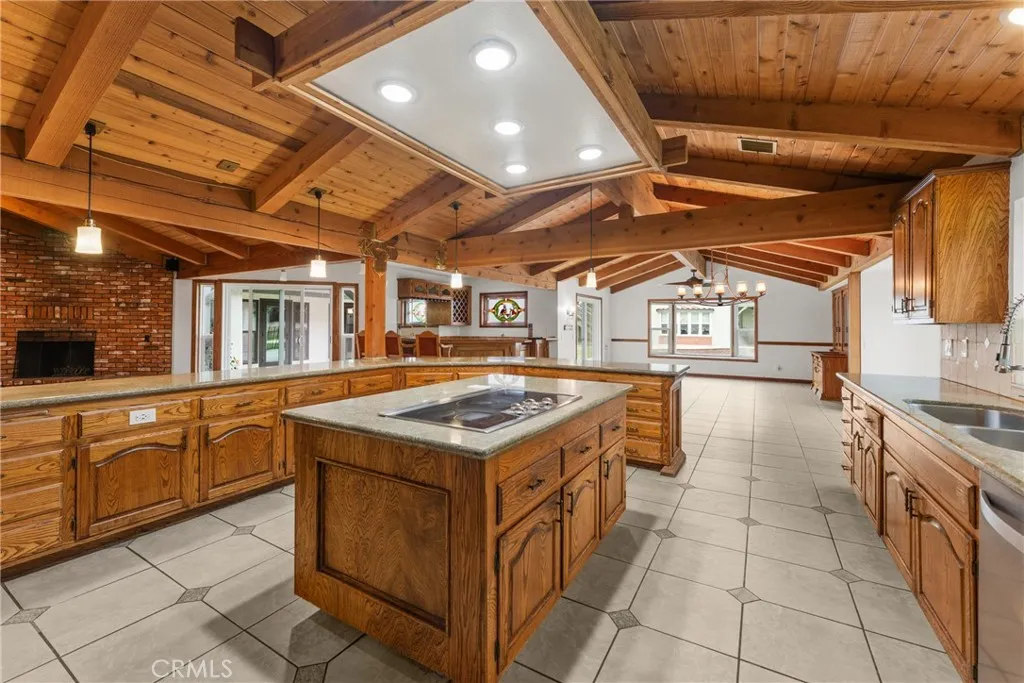 3185 Sonrisa, Corona, California 92881 home-pic-18