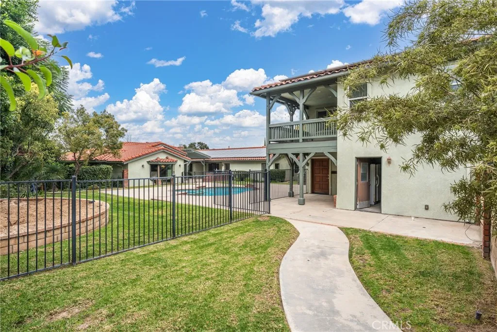 3185 Sonrisa, Corona, California 92881 home-pic-46