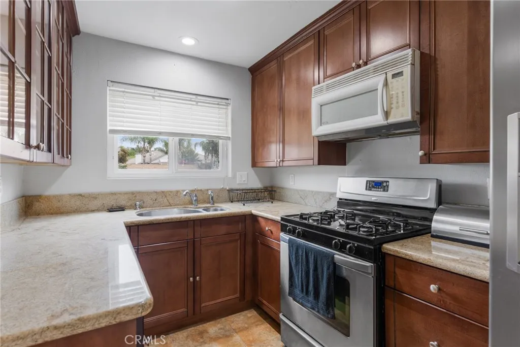 3185 Sonrisa, Corona, California 92881 home-pic-51