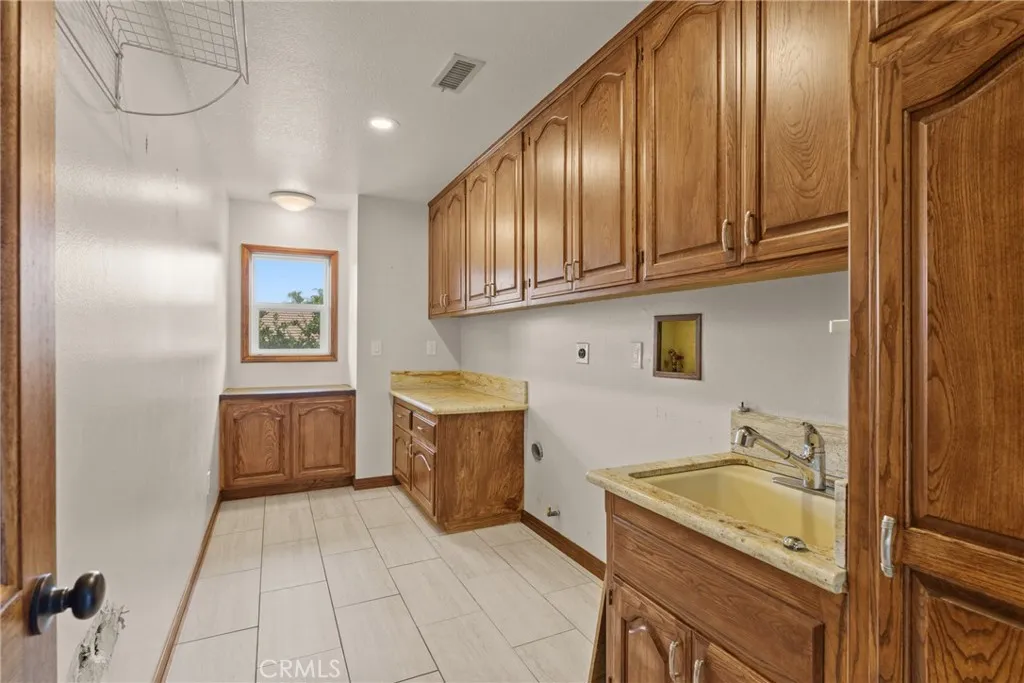 3185 Sonrisa, Corona, California 92881 home-pic-43