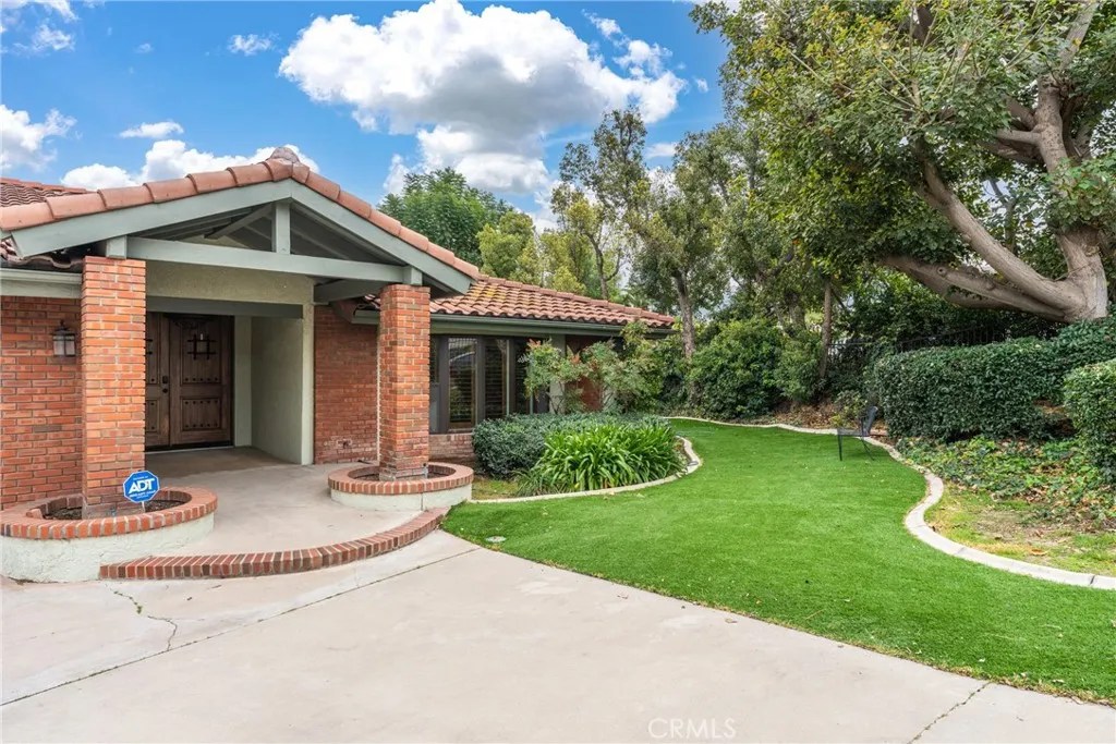 3185 Sonrisa, Corona, California 92881 home-pic-5