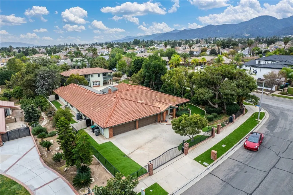 3185 Sonrisa, Corona, California 92881 home-pic-2
