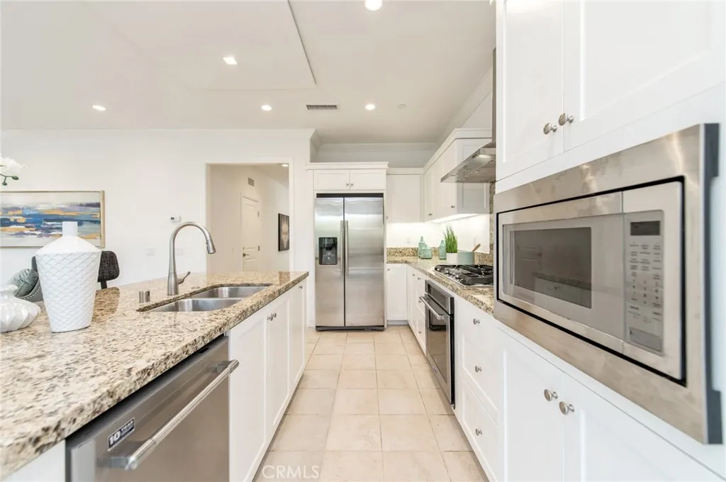 97 Decker, Irvine, California 92620 home-pic-8
