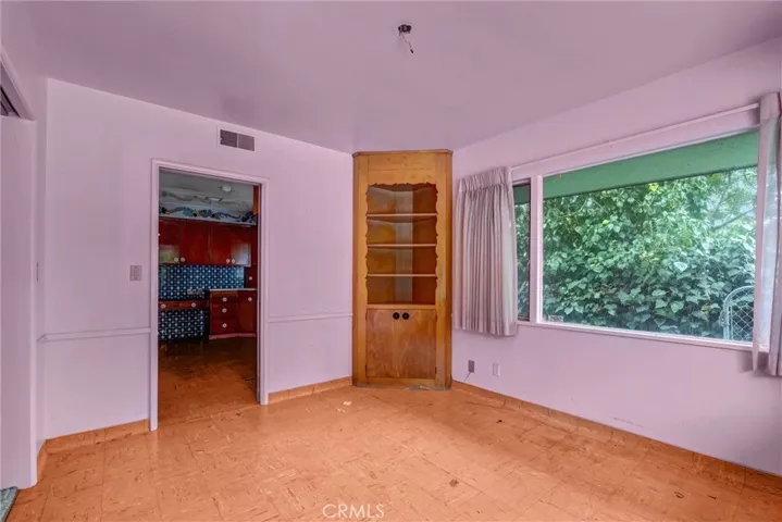 breakfast room