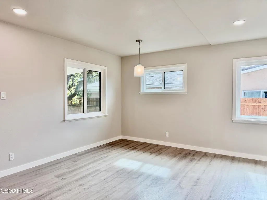 7092 Harmon Drive, Ventura, California 93003 home-pic-7