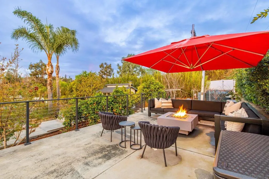 1441 E Taylor St, Vista, California 92084 home-pic-30