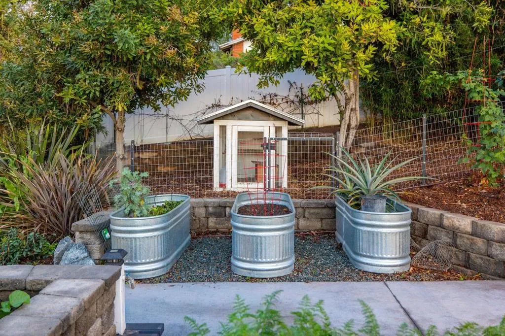 1441 E Taylor St, Vista, California 92084 home-pic-35