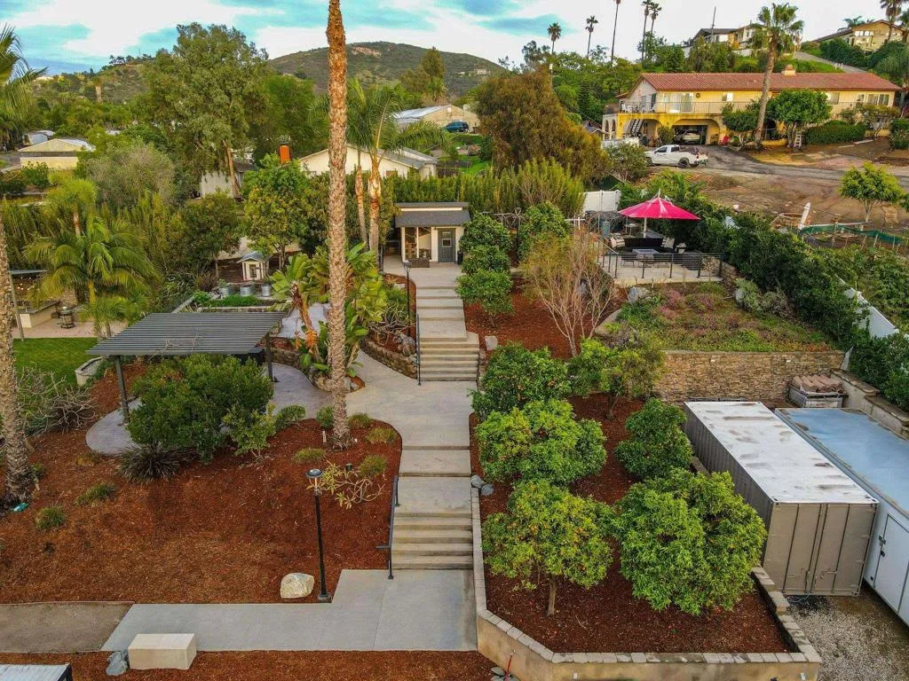 1441 E Taylor St, Vista, California 92084 home-pic-75