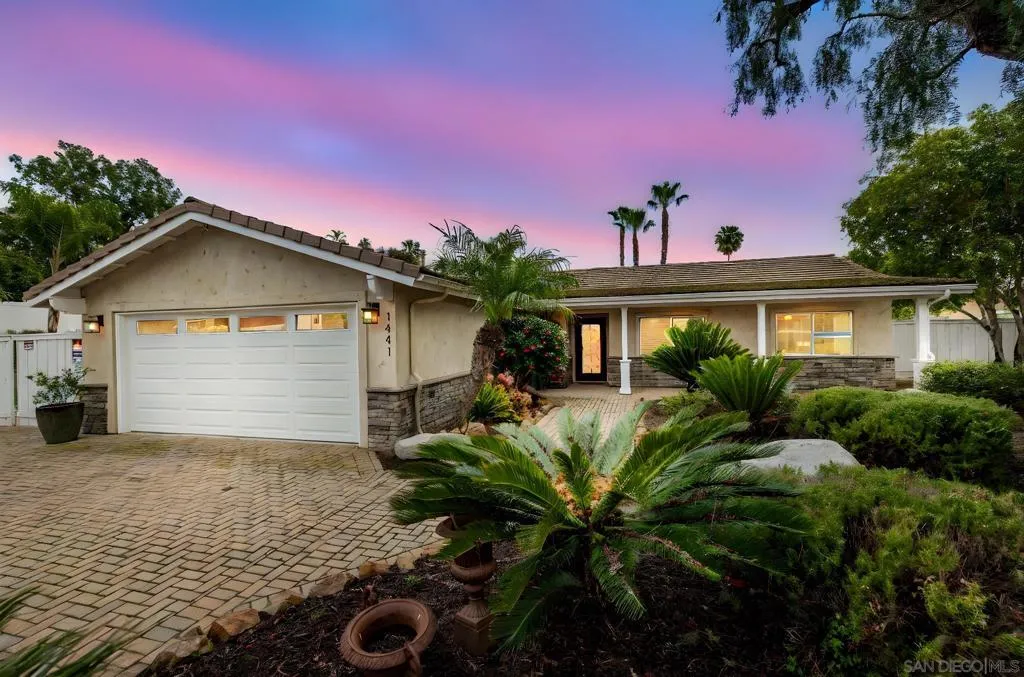 1441 E Taylor St, Vista, California 92084 home-pic-16