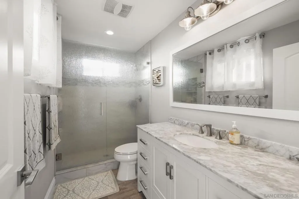 1441 E Taylor St, Vista, California 92084 home-pic-61