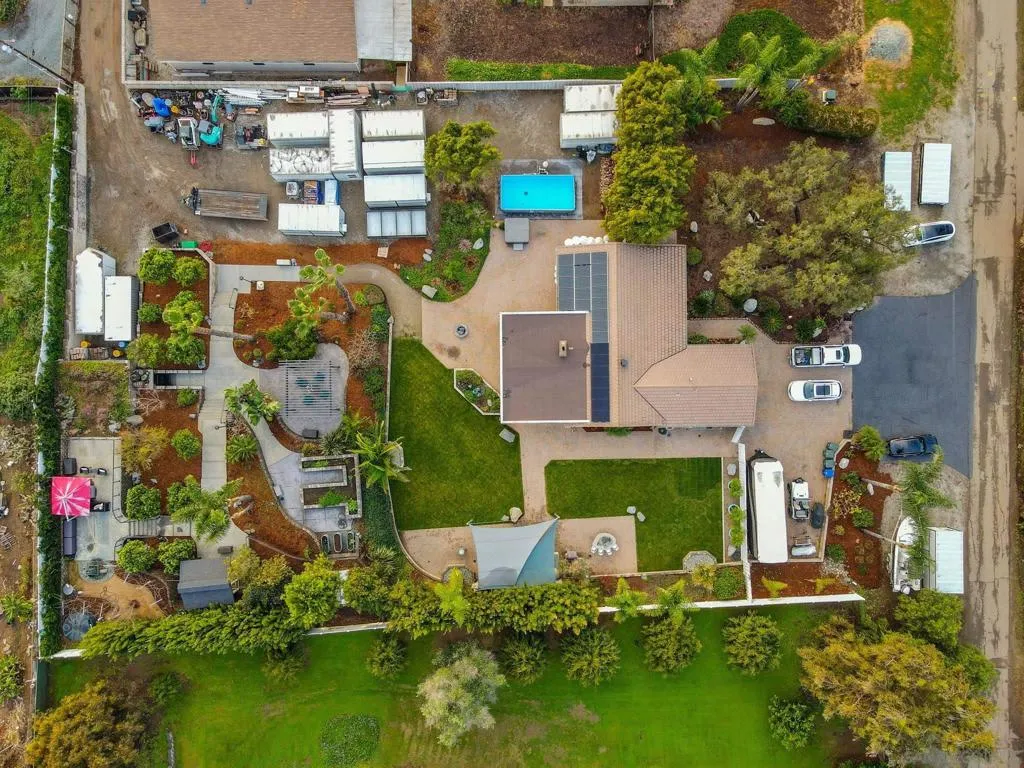 1441 E Taylor St, Vista, California 92084 home-pic-69