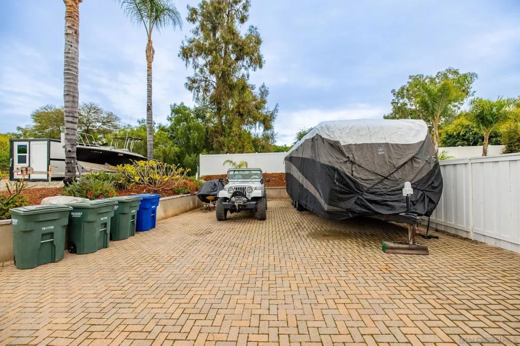 1441 E Taylor St, Vista, California 92084 home-pic-19