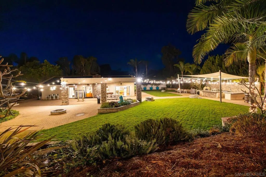 1441 E Taylor St, Vista, California 92084 home-pic-6