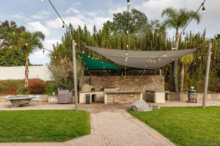 1441 E Taylor St, Vista, California 92084