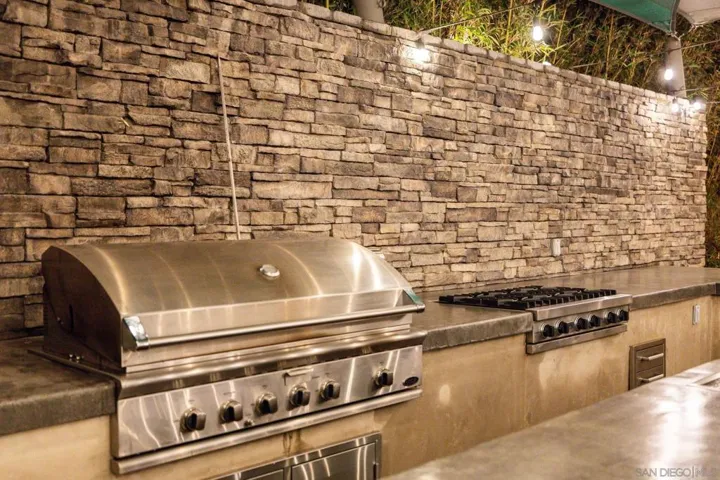 1441 E Taylor St, Vista, California 92084