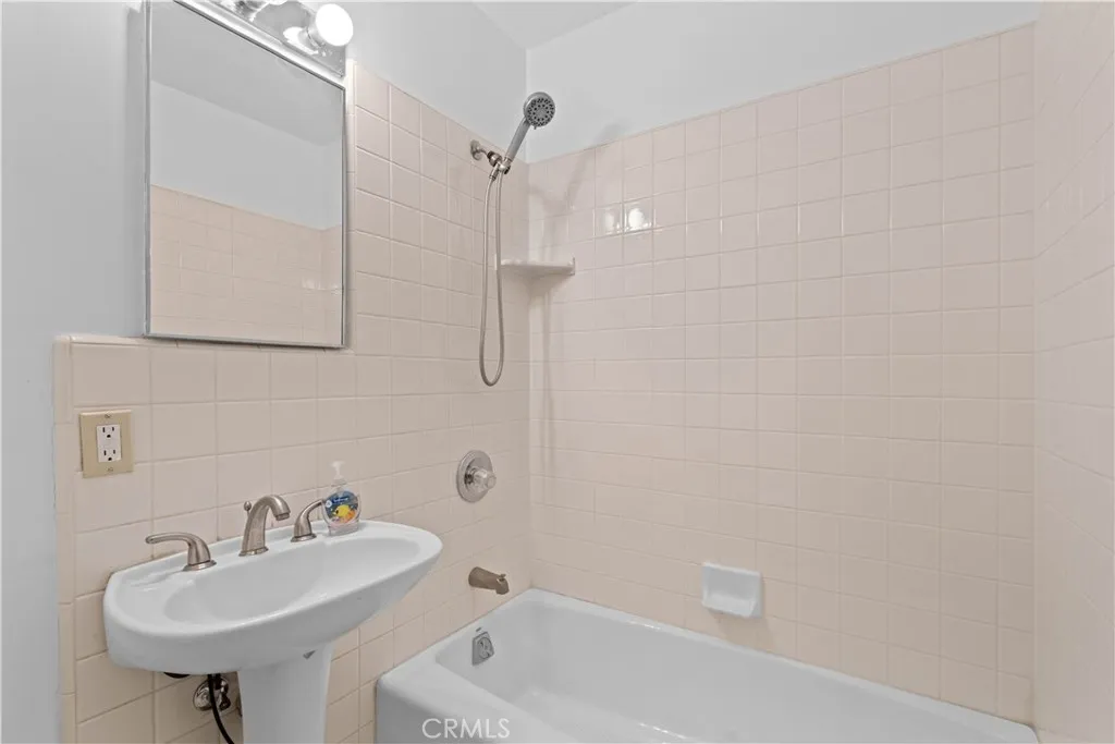 874 W 33rd Way, Long Beach, California 90806 home-pic-8