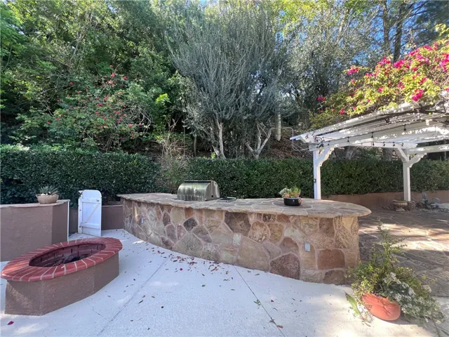 24512 Pat Place, Woodland Hills, California 91367