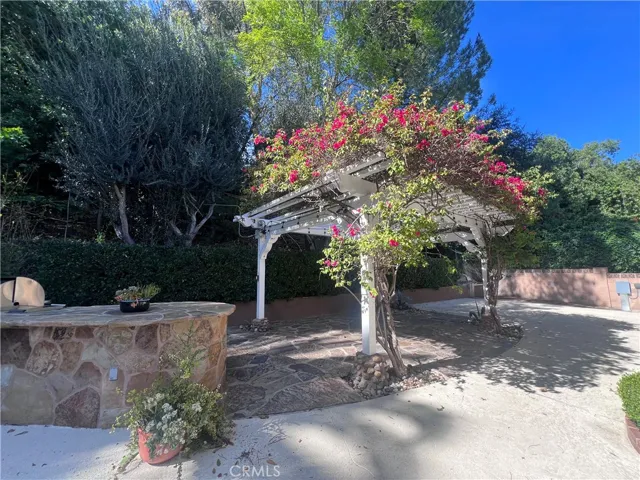 24512 Pat Place, Woodland Hills, California 91367