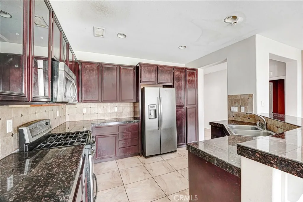 43653 32nd E, Lancaster, California 93535 home-pic-6