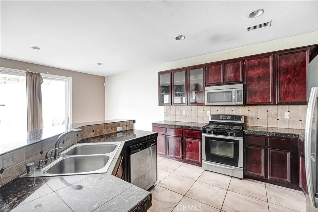 43653 32nd E, Lancaster, California 93535 home-pic-7