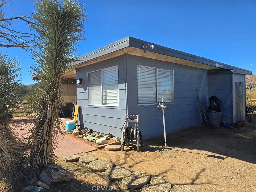 55560 Lum, Landers, California 92285 home-pic-9