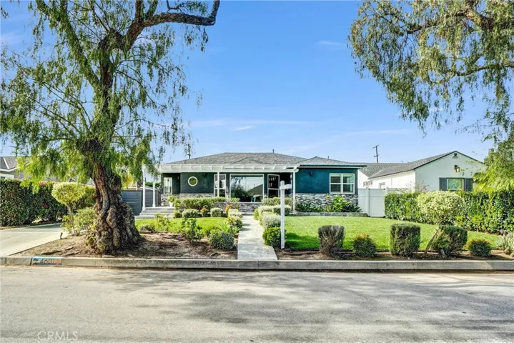 4601 Pepperwood, Long Beach, California 90808