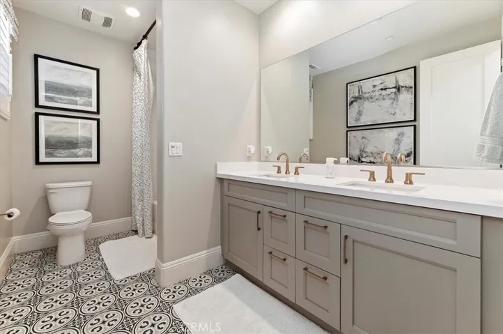 2nd Bathroom