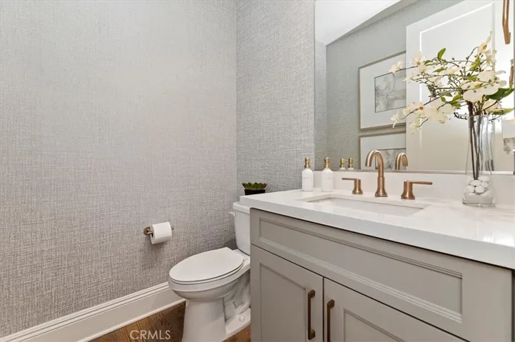 1/2 Bath