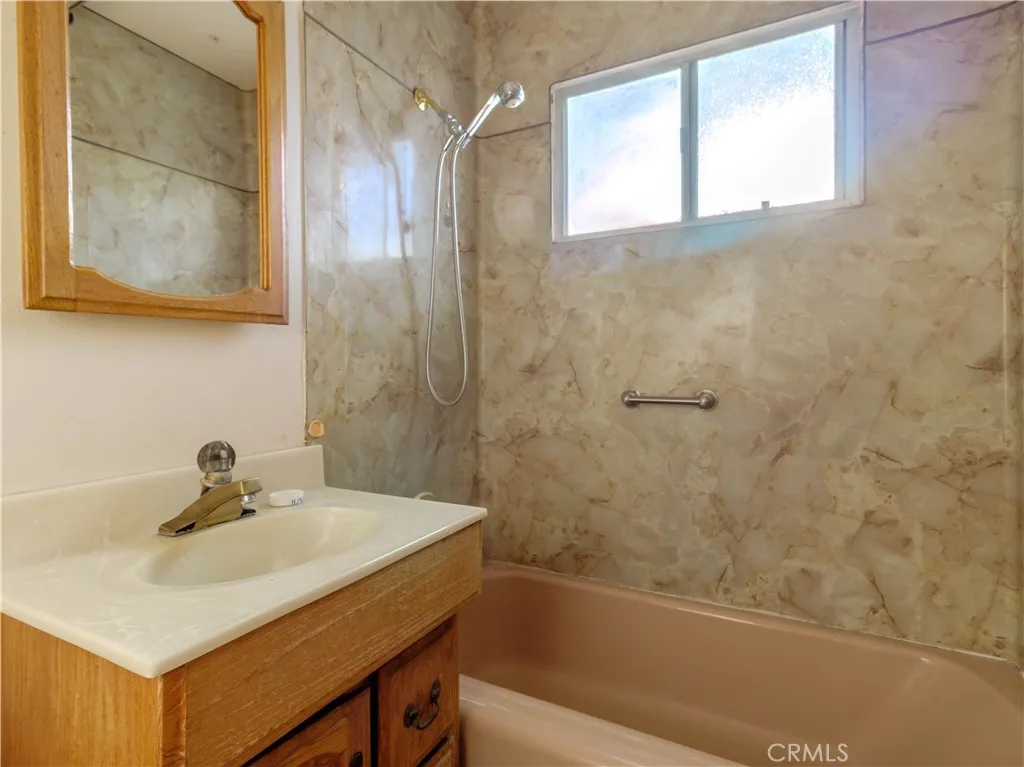 8815 San Vicente, Riverside, California 92503 home-pic-12