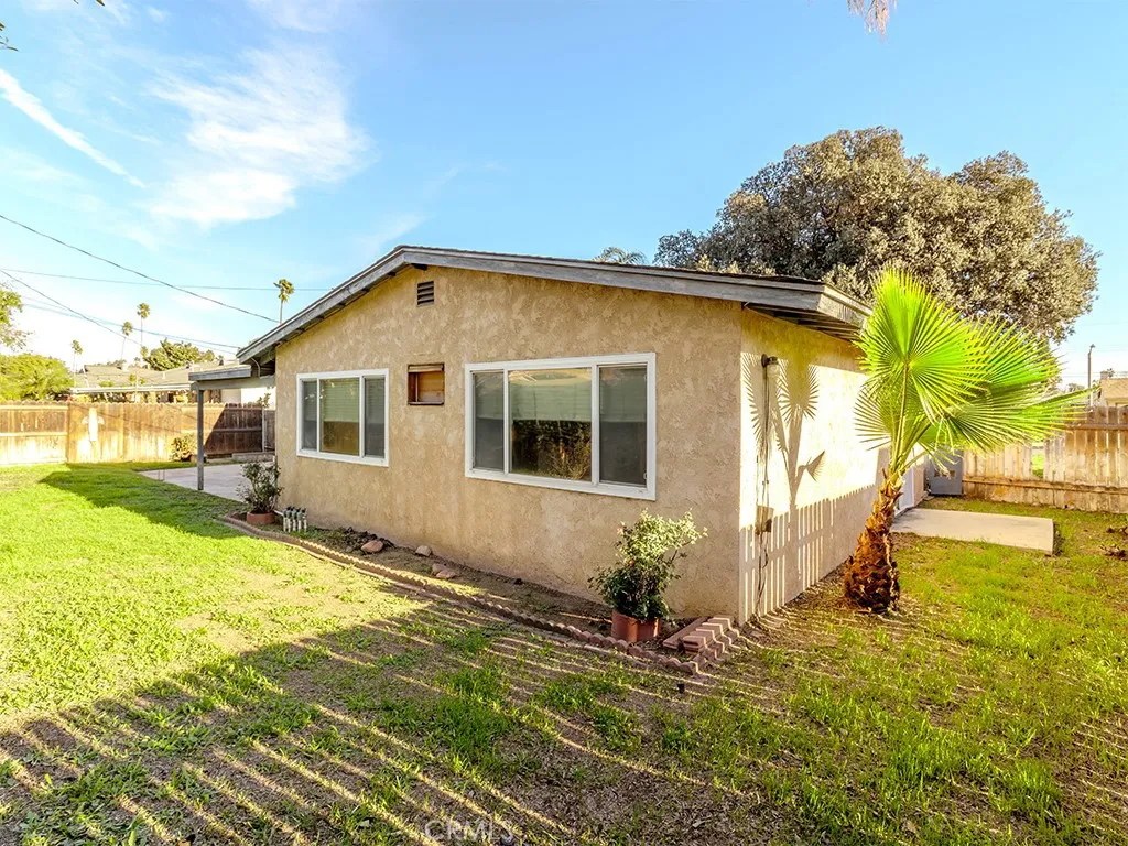 8815 San Vicente, Riverside, California 92503 home-pic-10