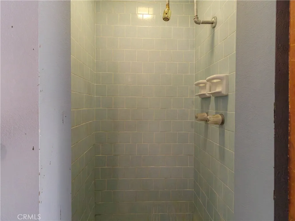 8815 San Vicente, Riverside, California 92503 home-pic-13