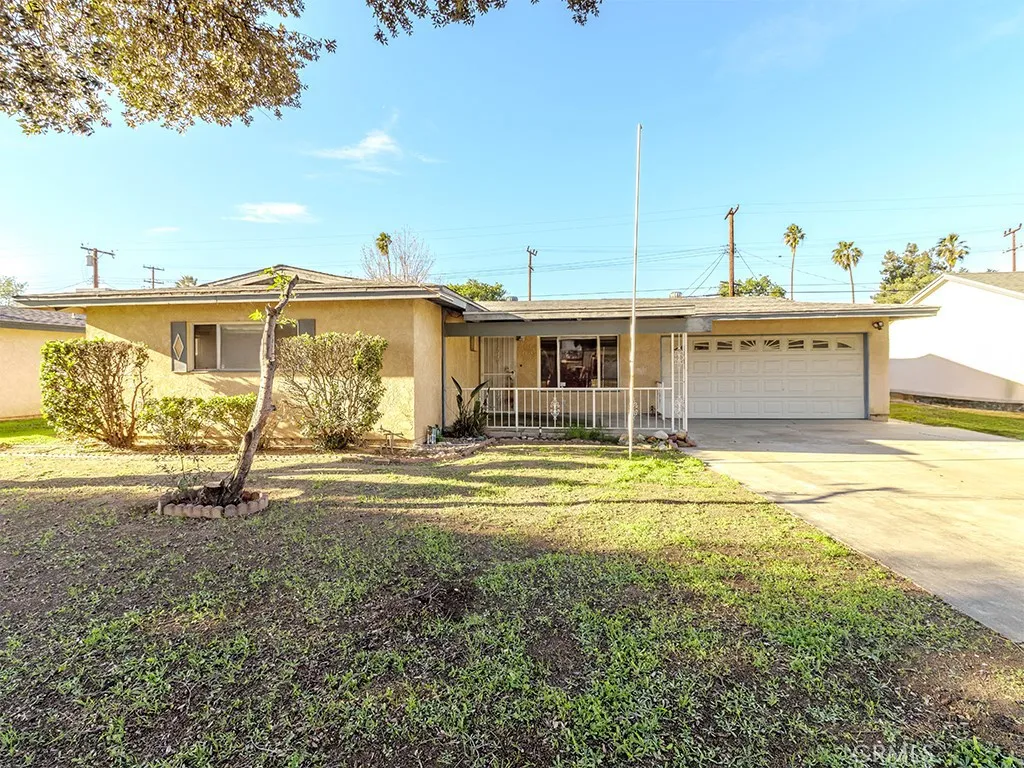 8815 San Vicente, Riverside, California 92503 home-pic-1