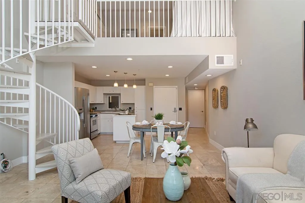 221 Island Ave  home-pic-10