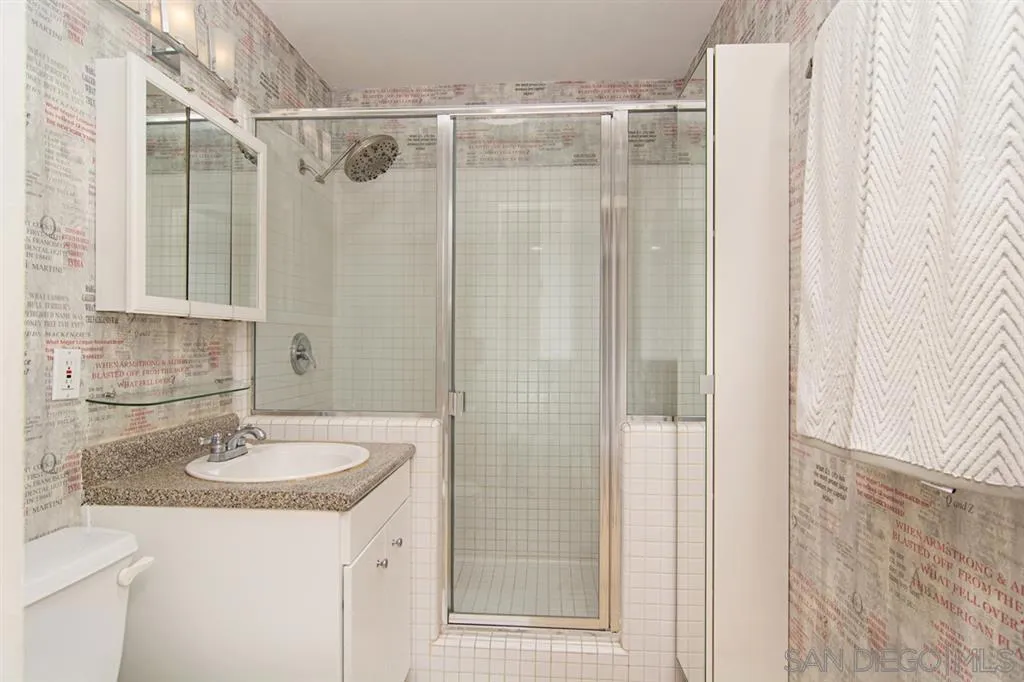 221 Island Ave  home-pic-16