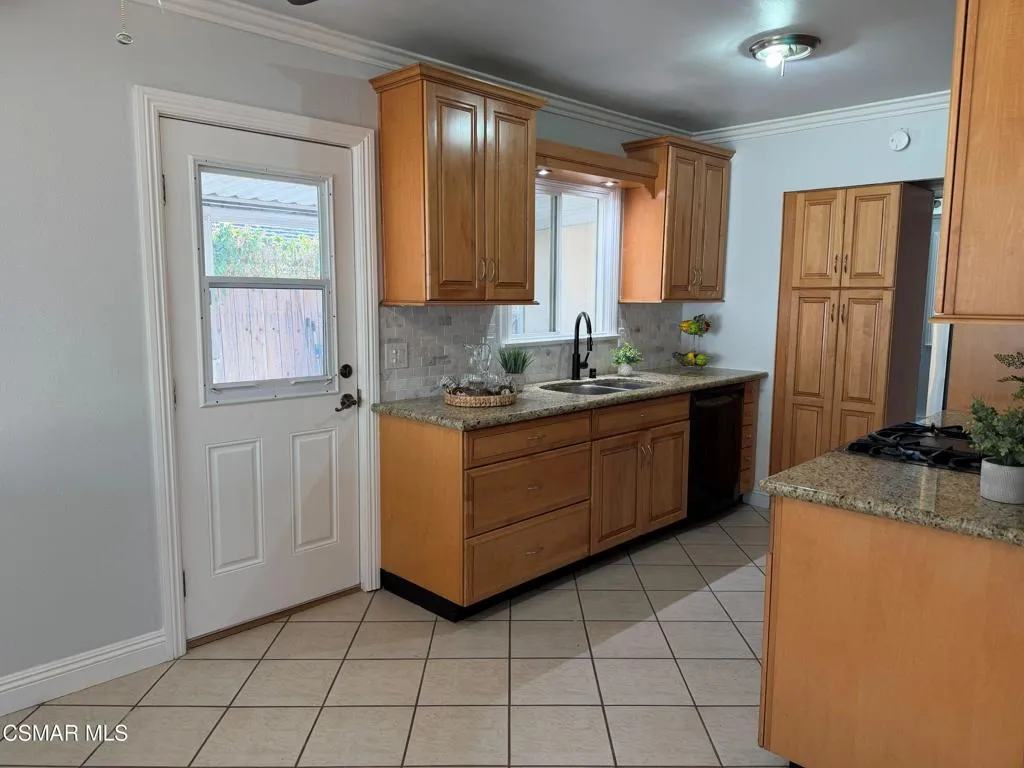 400 Frances Street, Ventura, California 93003 home-pic-13