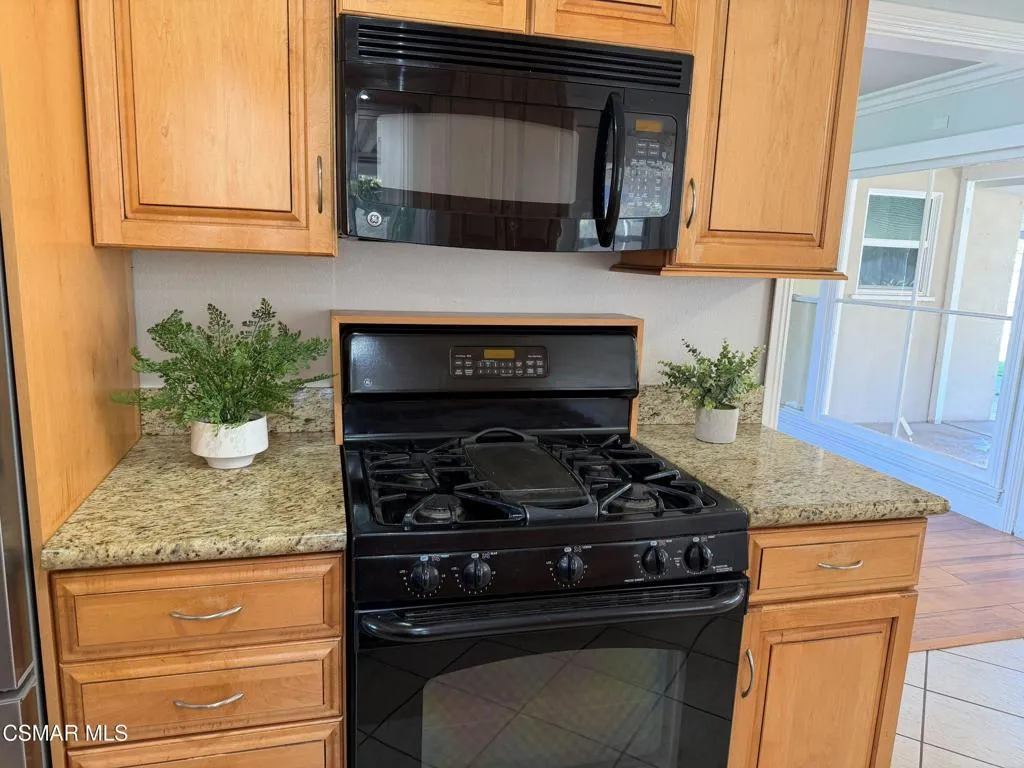 400 Frances Street, Ventura, California 93003 home-pic-12
