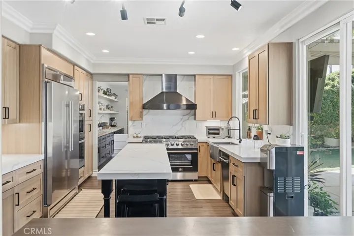 39855 Tinderbox Way, Murrieta, California 92562