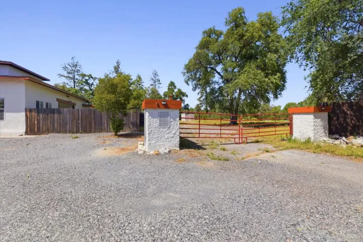11240 Highway 49, Columbia, California 95310