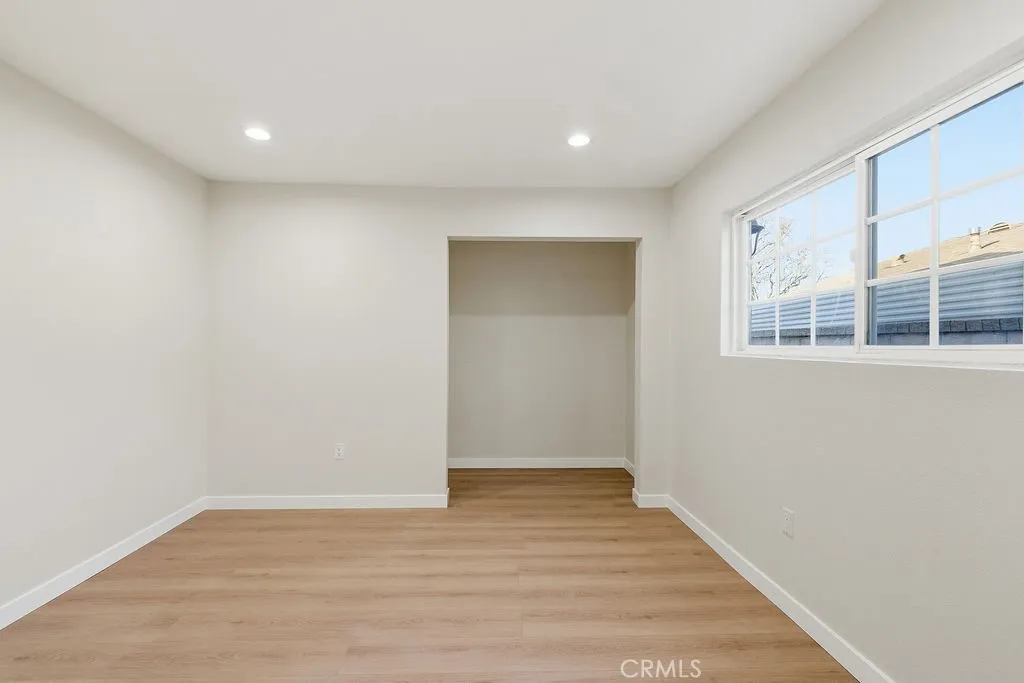 24305 Wabuska, Newhall, California 91321 home-pic-34