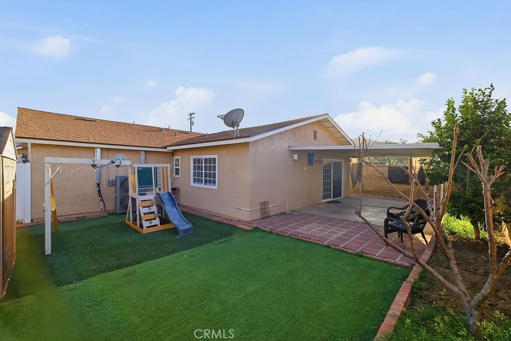 24305 Wabuska, Newhall, California 91321 home-pic-25